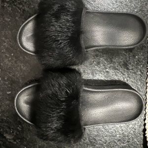 Womens UGG Open Toe Slipper with Fur